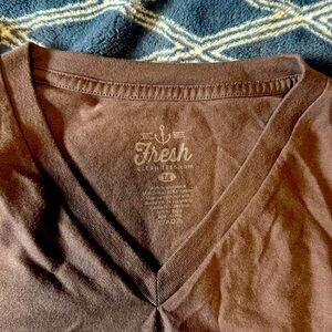 Mens M V-neck T-shirt